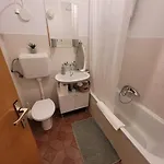 Zalo شقة تربانج
